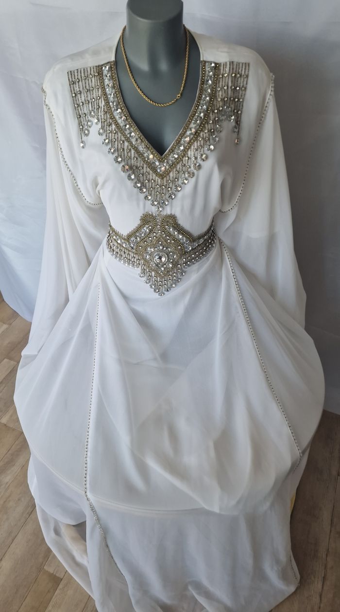 Robe Dubai blanche strass & perles – mariage / cérémonie – taille S M L ajustable - photo numéro 10