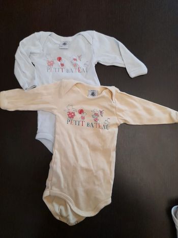 2 bodies en taille 3mois