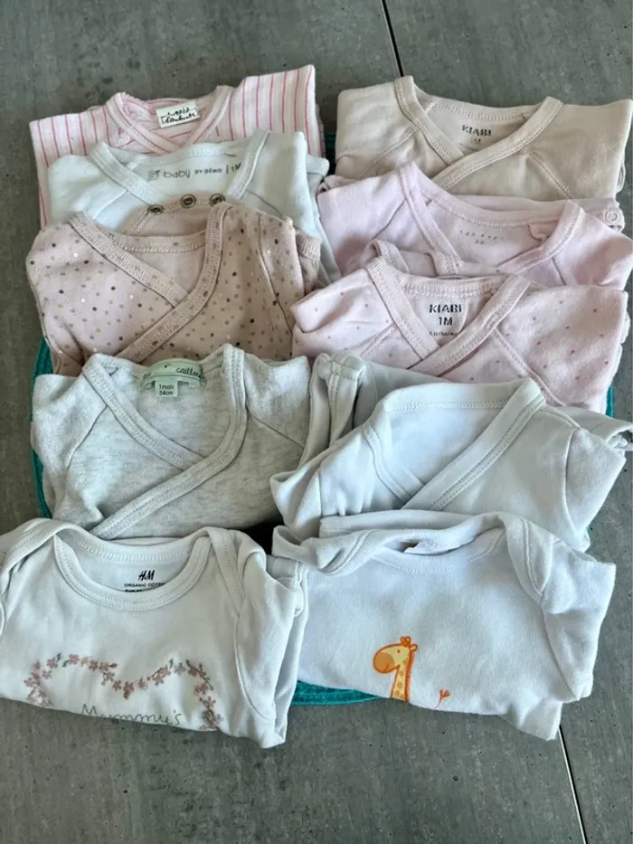 Jolie lot de 10 body fille 1 mois
