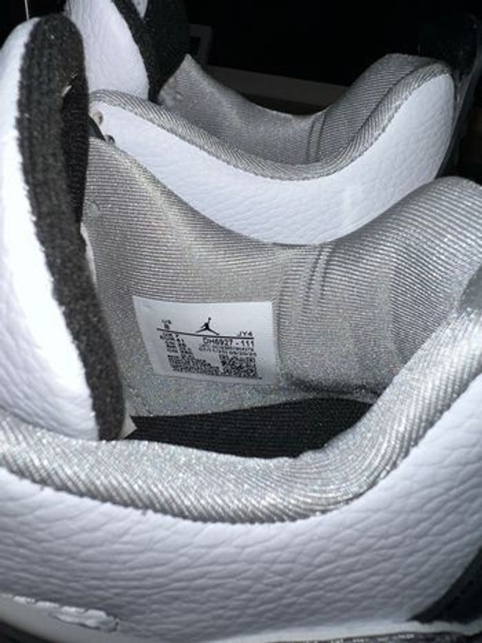 Air Jordan 4 - Military Black ⚪️⚫️ - photo numéro 6