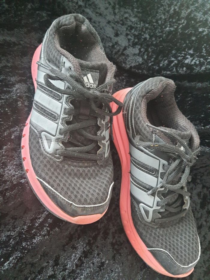 Baskets Adidas pointure 37