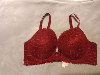 Soutien gorge rouge bordeaux