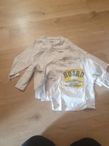 Lot de 3 tee shirt manches longues.