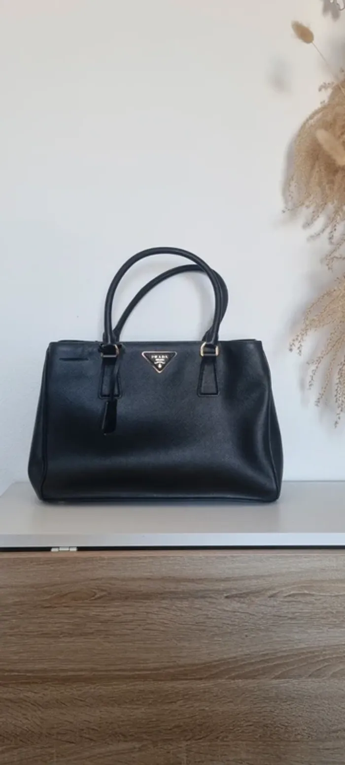 Sac noir prada soffiano galleria