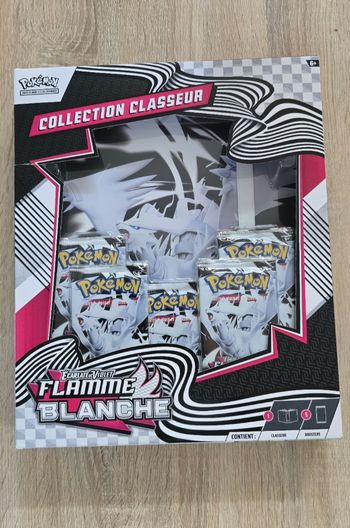 Pokémon Coffret classeur 10.5 Flamme Blanche [NEUF