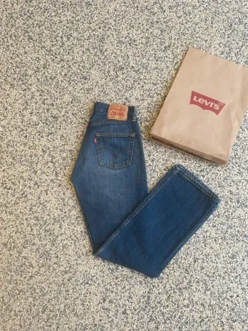 Jean Levi’s 501 W29 L32