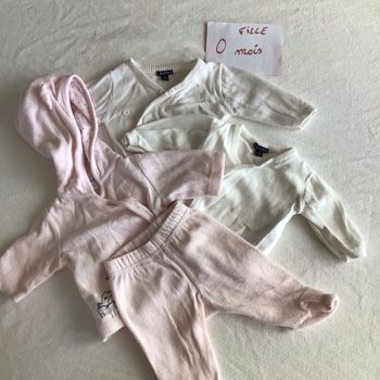 Lot gilets et combi aise 0 mois fille
