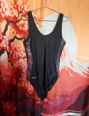 Maillot de bain T42 neuf