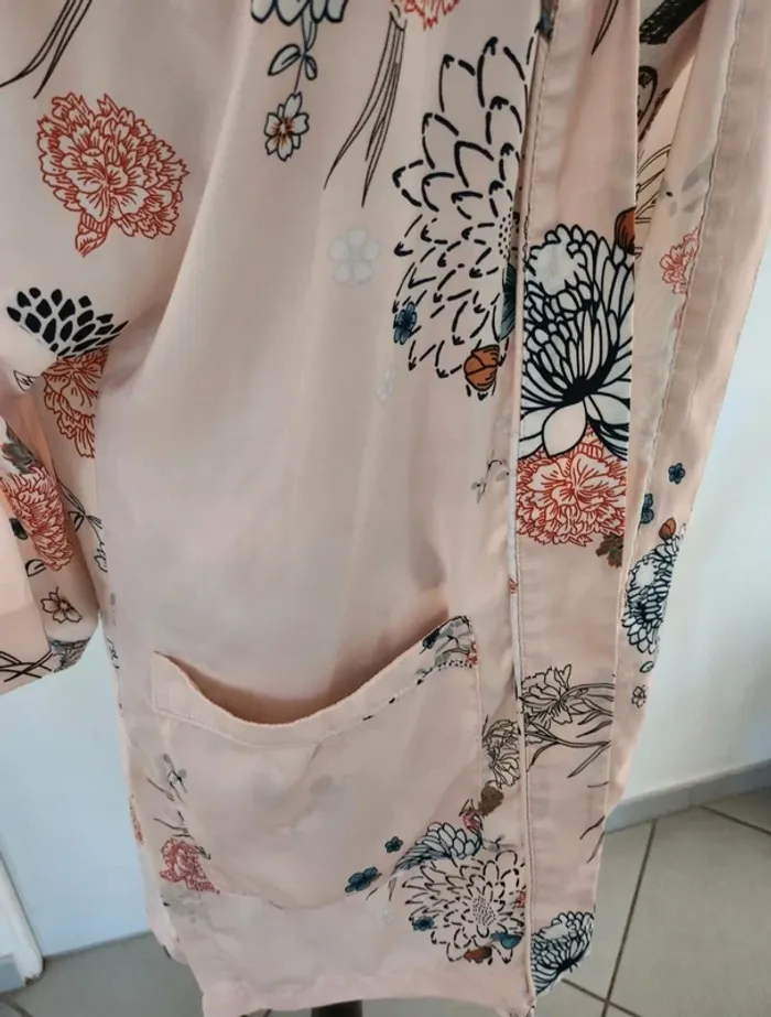 🌸 Kimono satiné fleuri - Pimkie Collection - Taille M 🌸 - photo numéro 3