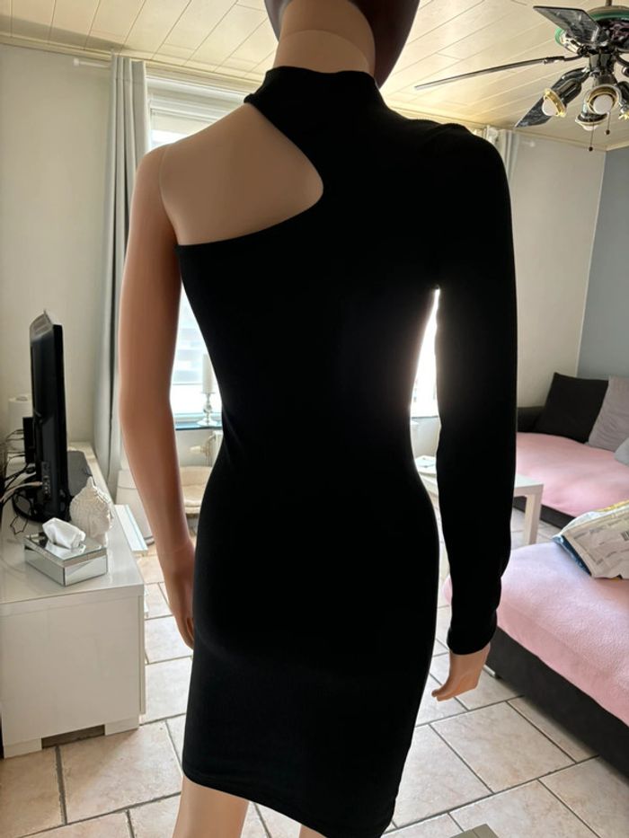 Robe noire neuve - photo numéro 2