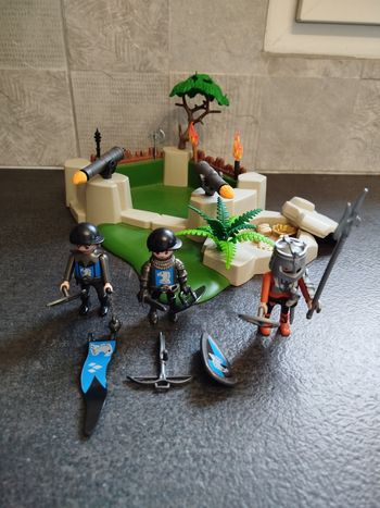 Chevaliers avec canon