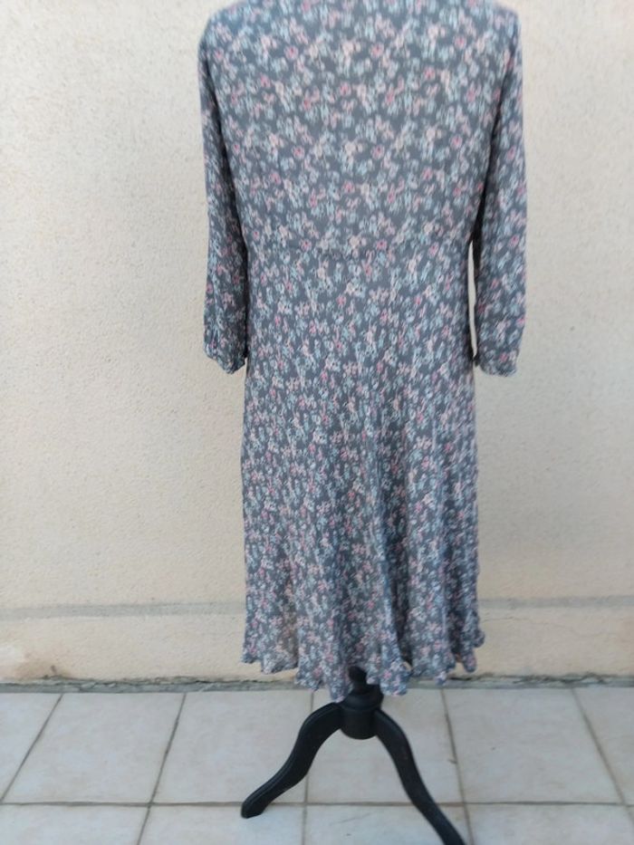 Tres belle Robe Caroll t42  100%viscose - photo numéro 6