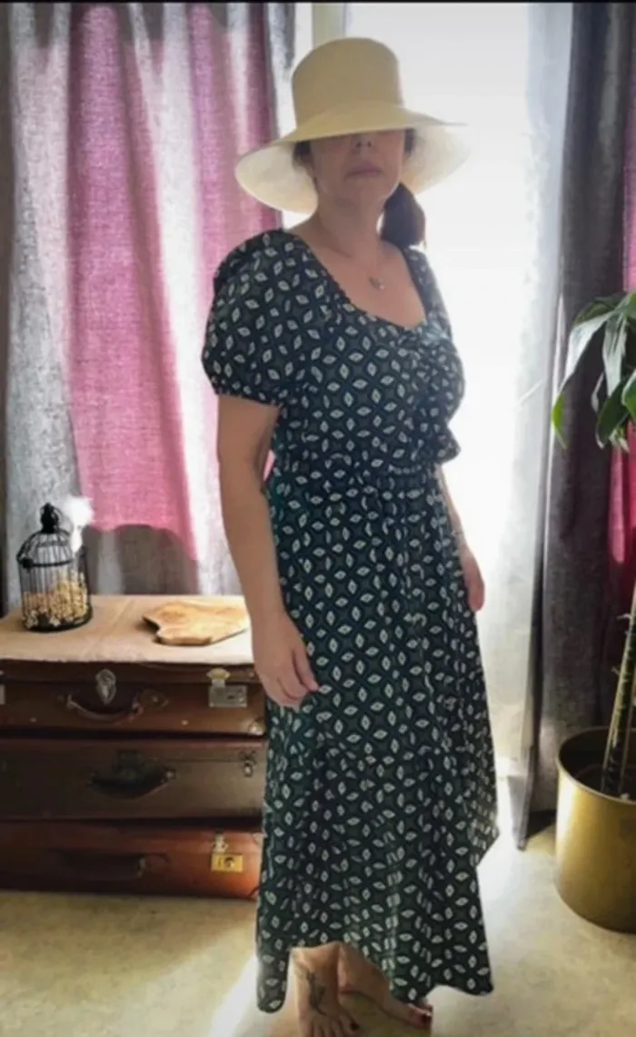 Très jolie Robe à dos ouvert , taille 40, Neuf - Naf Naf - photo numéro 7