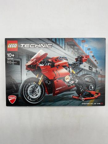 Lego Technic Ducati Panigale V4 R