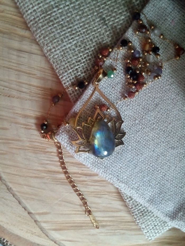 Collier fleur de lotus et multiples pierres semi précieuses - photo numéro 8