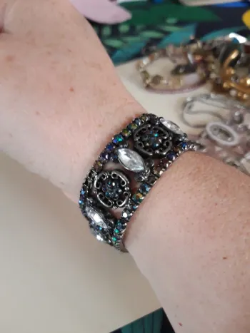 Joli bracelet fantaisie élastique