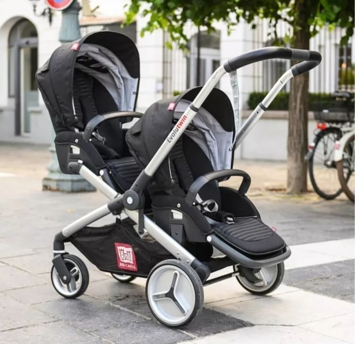 Poussette red castle evolutwin