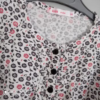 Jolie blouse à fleurs 4ans