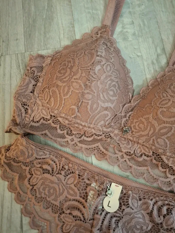 Ensemble lingerie dentelle - photo numéro 3