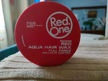 Cire Red one rouge original pour cheveux