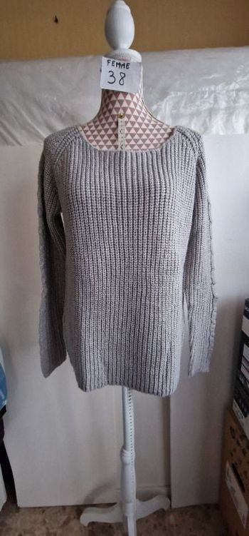 Pull, gris fil argenté, en acrylique & métalic & polyester ,en très très bon état