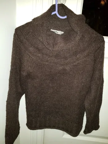Pull col roulé T.10 ans