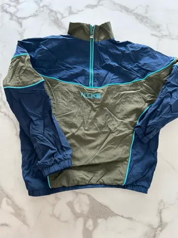 Veste Nike taille 8/10 ans