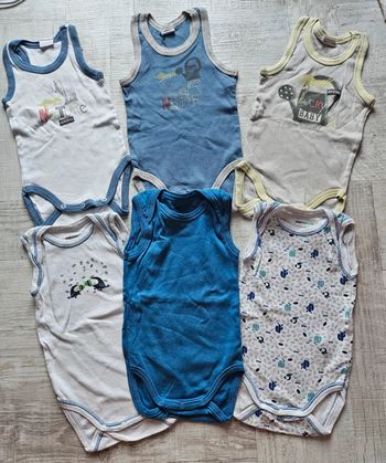 Lot bodys sans manches 6 mois