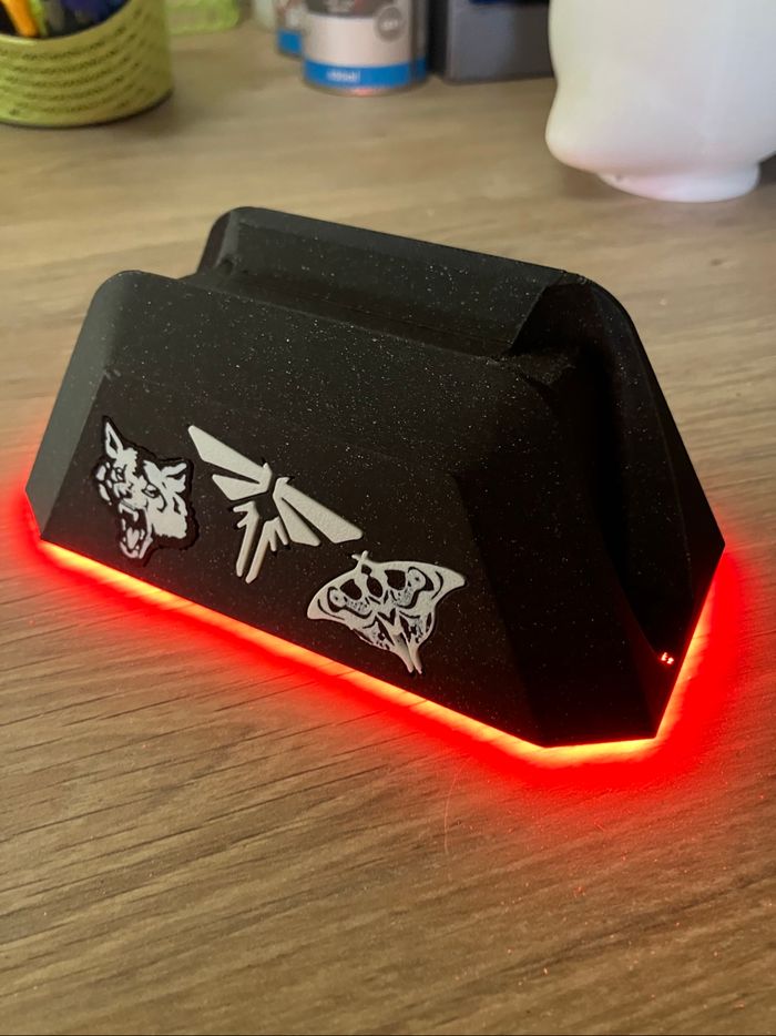 Support pour manette ps5 The Last of Us avec led rouge - photo numéro 3