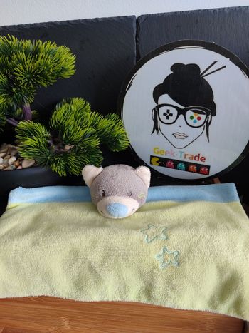 Doukidou doudou chat plat carré bleu vert gris étoiles blanc beige ours DD003452