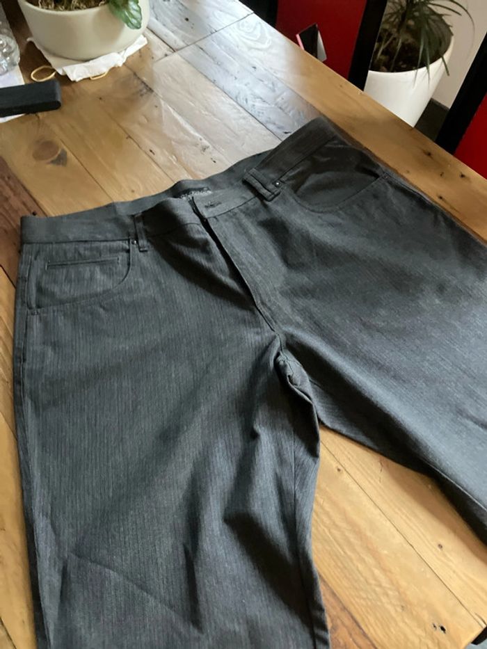 Pantalon Armand Thierry taille 48