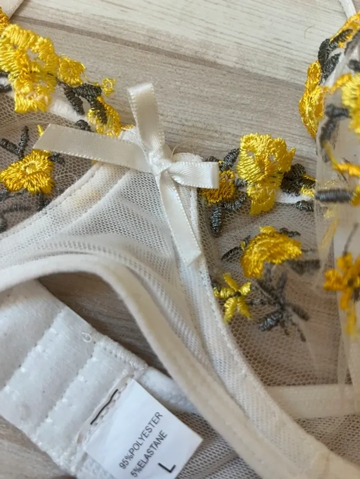 ensemble de lingerie naked fleurs jaune et blanc - photo numéro 7