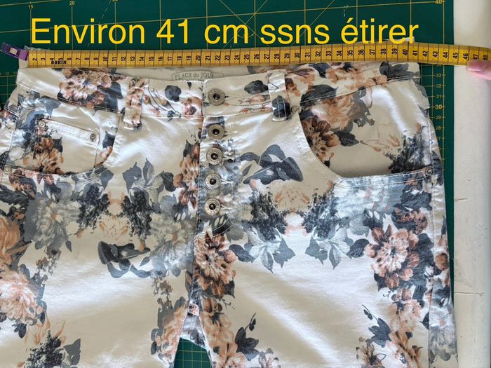 Short Promod motif floral taille 42 - photo numéro 3