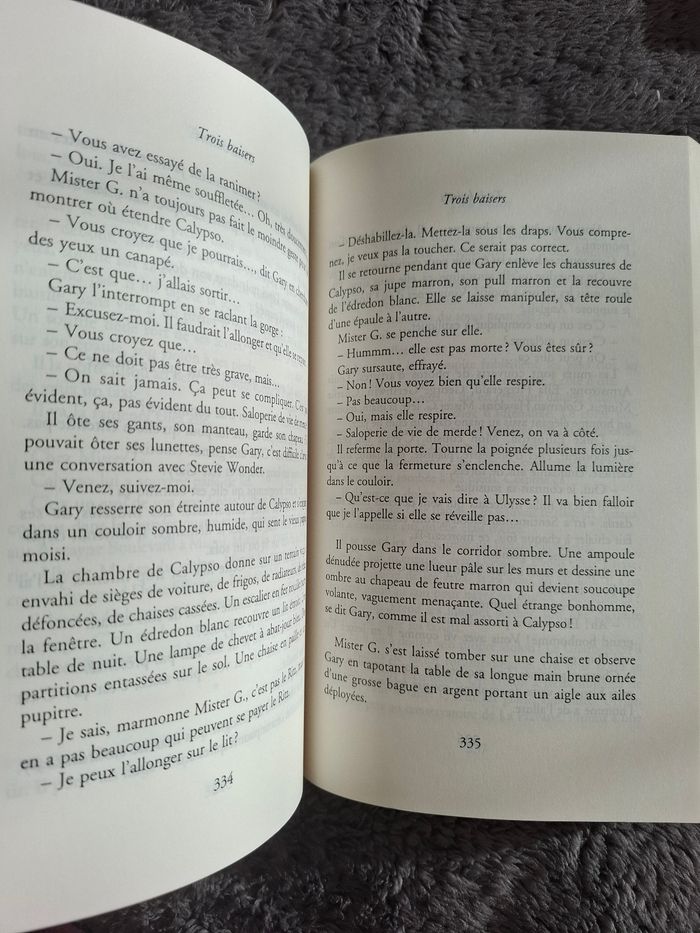 Roman Trois baisers de Katherine Pancol en très bon état - photo numéro 3