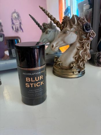 Primer Blur Stick, 30 gr, Makeup Revolution.