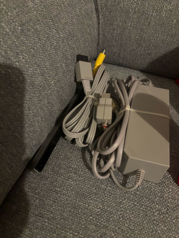 Console Nintendo Wii rouge - photo numéro 5