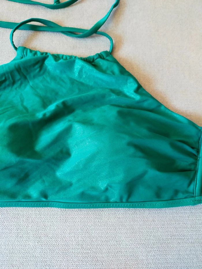 Haut de bikini vert émeraude – Dos nu – Taille 80 (équiv. 90B / 36-38) - photo numéro 4