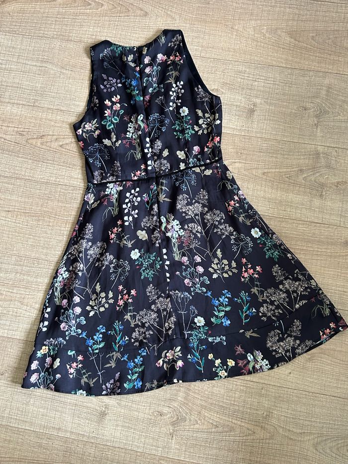 Robe noire et fleurie sans manches Morgan taille 36 TBE - photo numéro 8