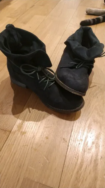 Chaussures kaki en daim