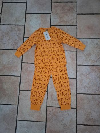 Pyjama enfant LC Waikiki taille 4-5 ans