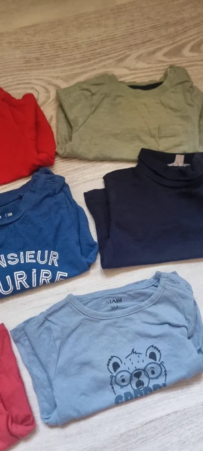 Gros lot de T shirts manches longues - photo numéro 2