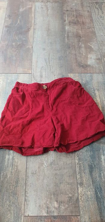 Short cyrillus 14 ans en très bon état