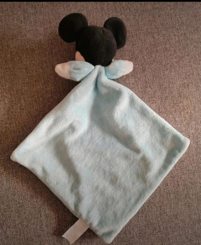 Doudou mickey neuf Disney
Jamais utilisé, neuf - photo numéro 2