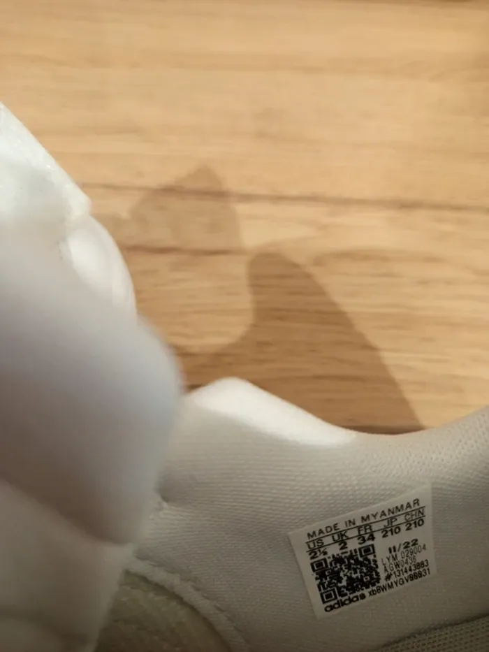 Baskets mixtes blanches à scratchs Adidas pointure 34 neuves dans leur boîte d'origine 🏷 - photo numéro 6
