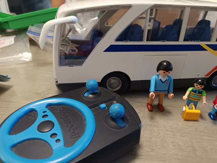Playmobil bus scolaire radiocommandé - photo numéro 3