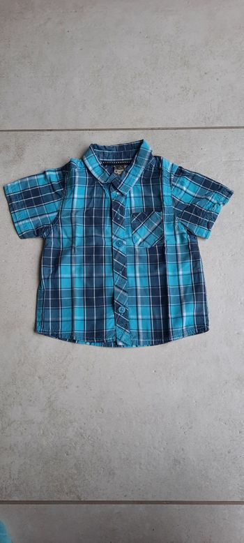 Chemise bleue à carreaux