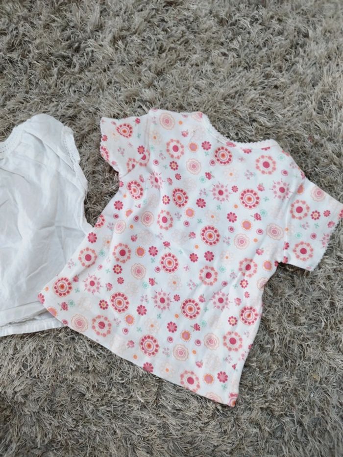 Lot de deux t-shirt manches courtes bébé fille 6 mois été - photo numéro 5