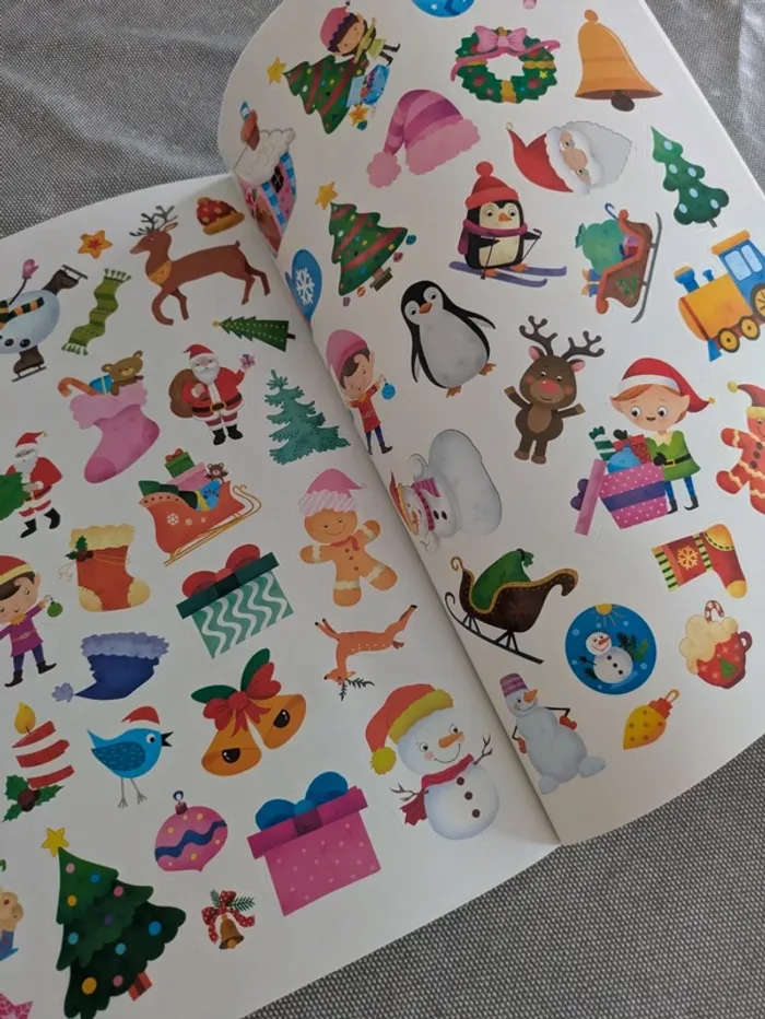 Livre de coloriage et d'activités de Noël NEUF - photo numéro 3