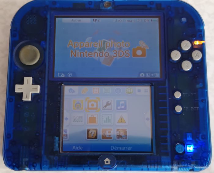 Nintendo 2 DS Bleu Crystal Transparent Seule avec stylet et une carte SD 4 Go - photo numéro 4
