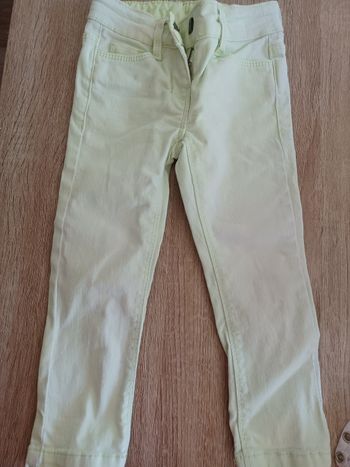 Jeans 3 ans tape à l'œil